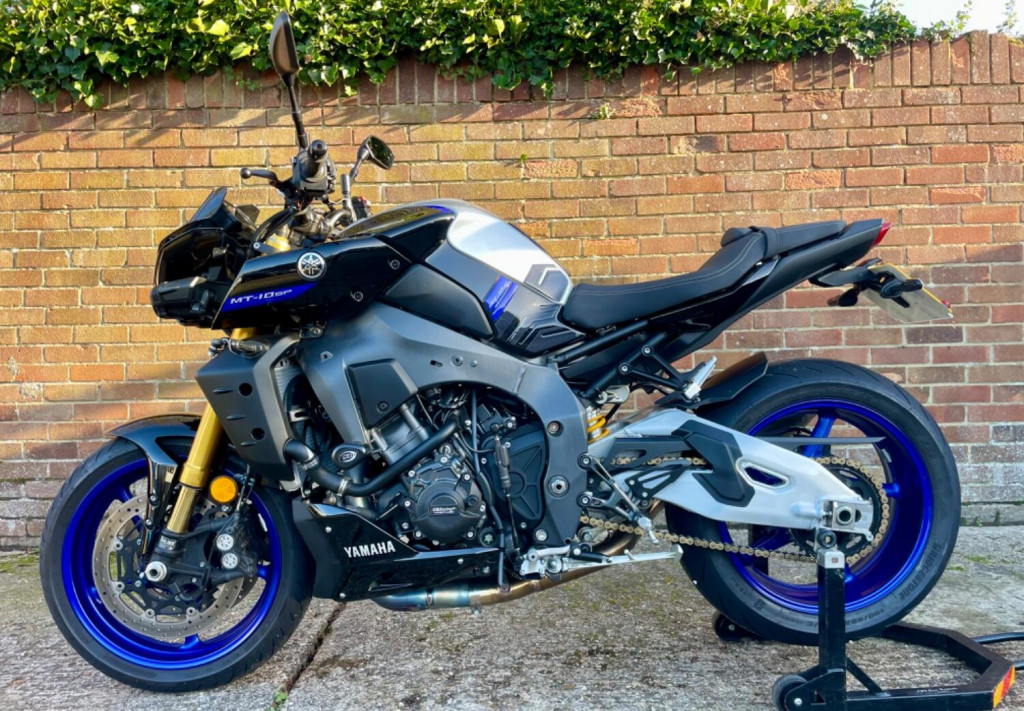 View YAMAHA MT-10 SP