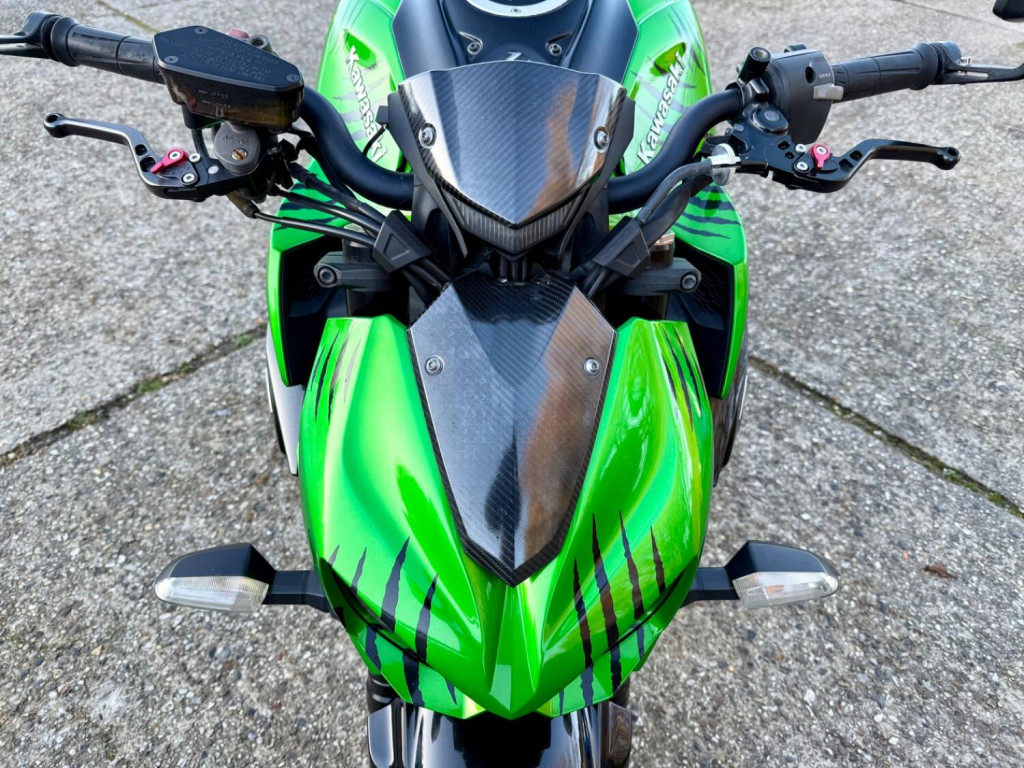 View KAWASAKI Z1000 