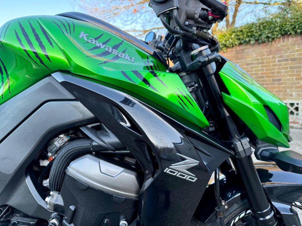 KAWASAKI Z1000