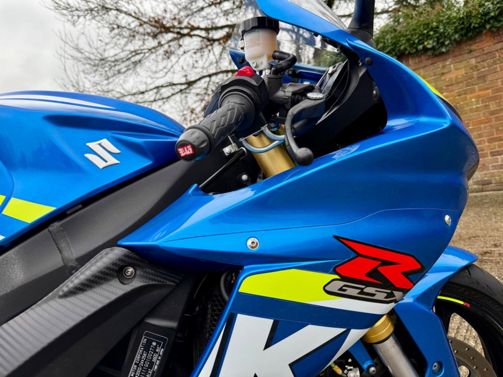 SUZUKI GSXR750