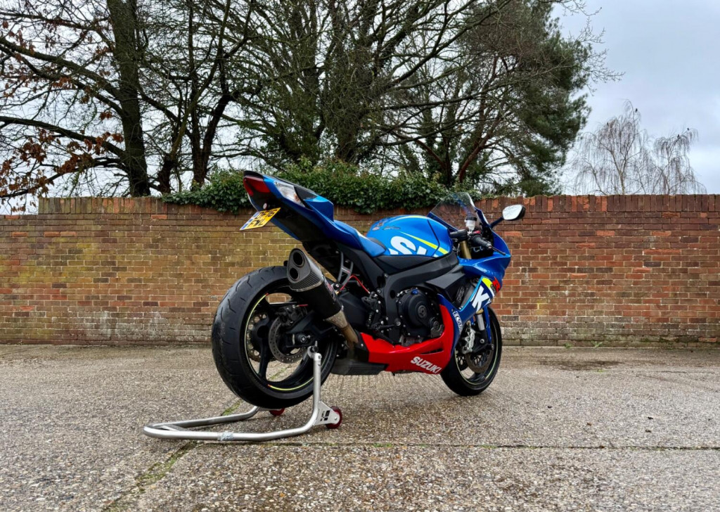 SUZUKI GSXR750