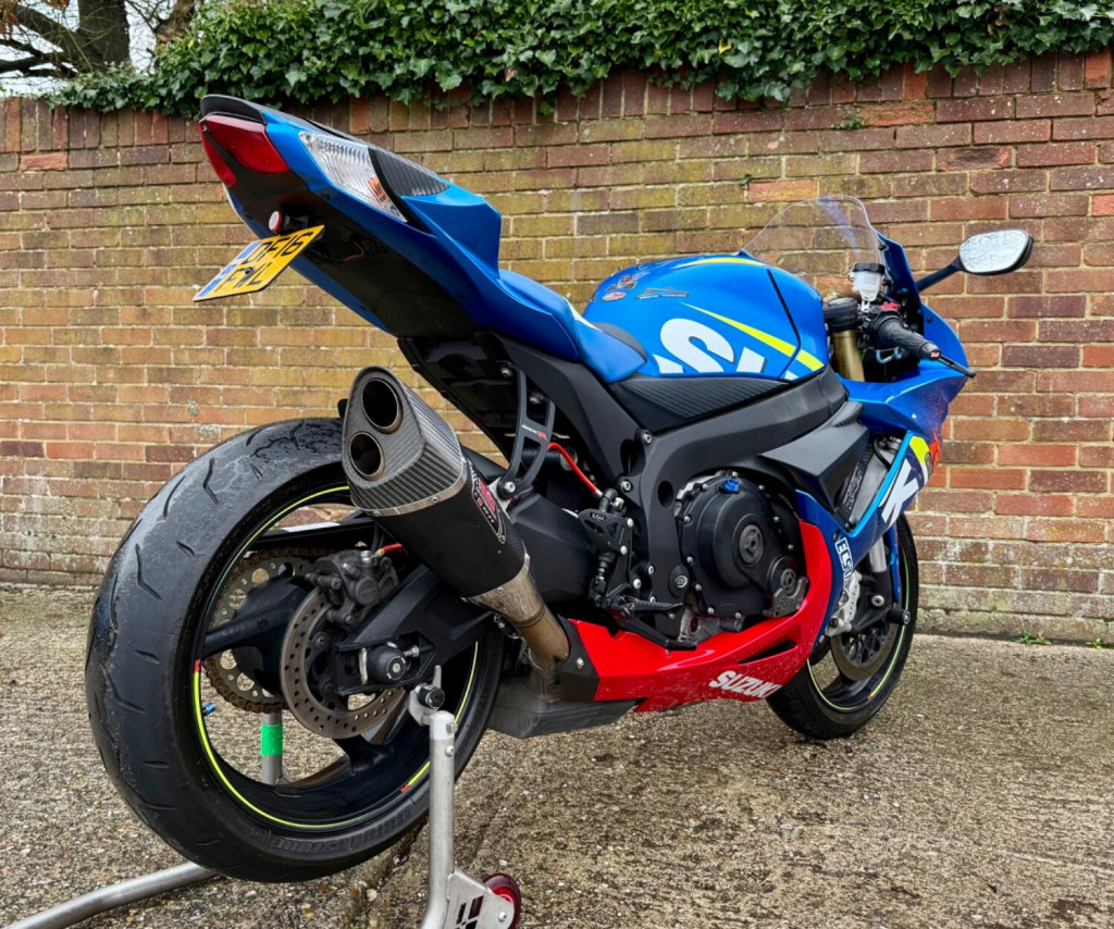 SUZUKI GSXR750