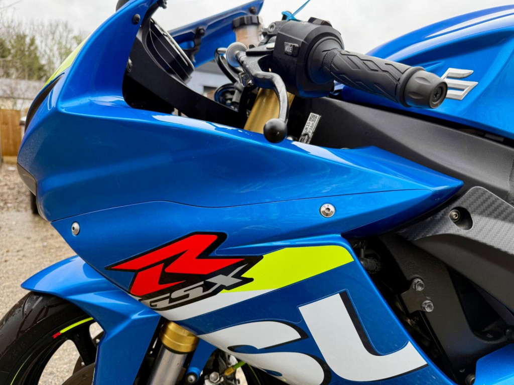 SUZUKI GSXR750
