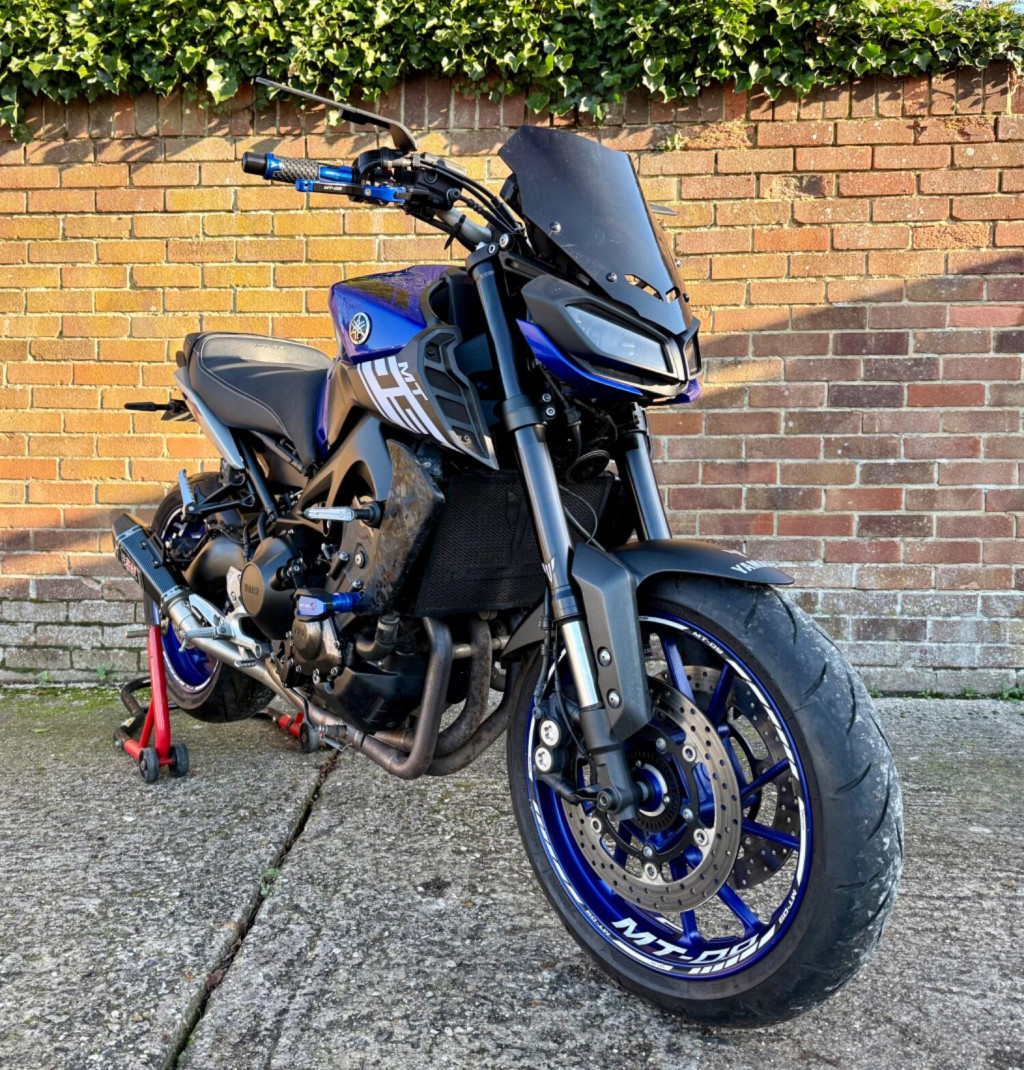 YAMAHA MT-09