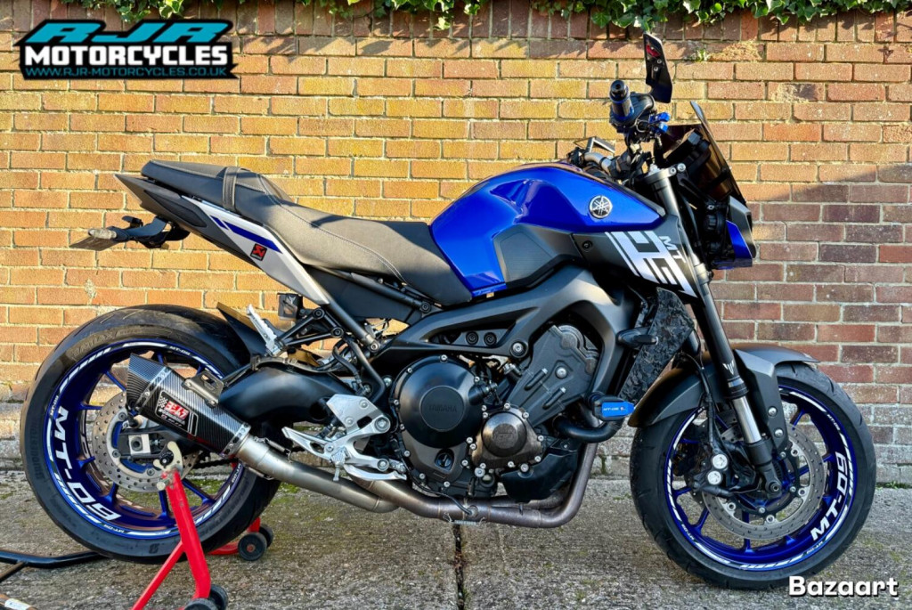 YAMAHA MT-09