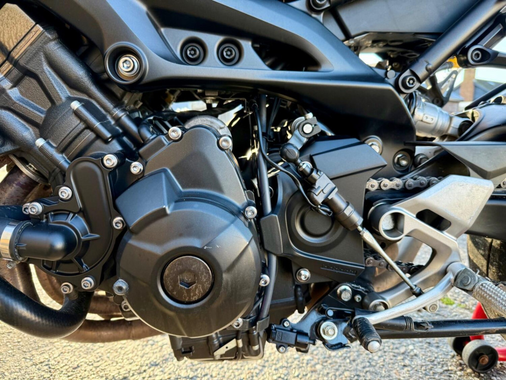 YAMAHA MT-09