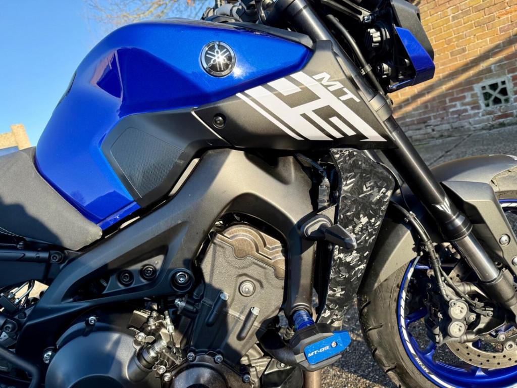 YAMAHA MT-09
