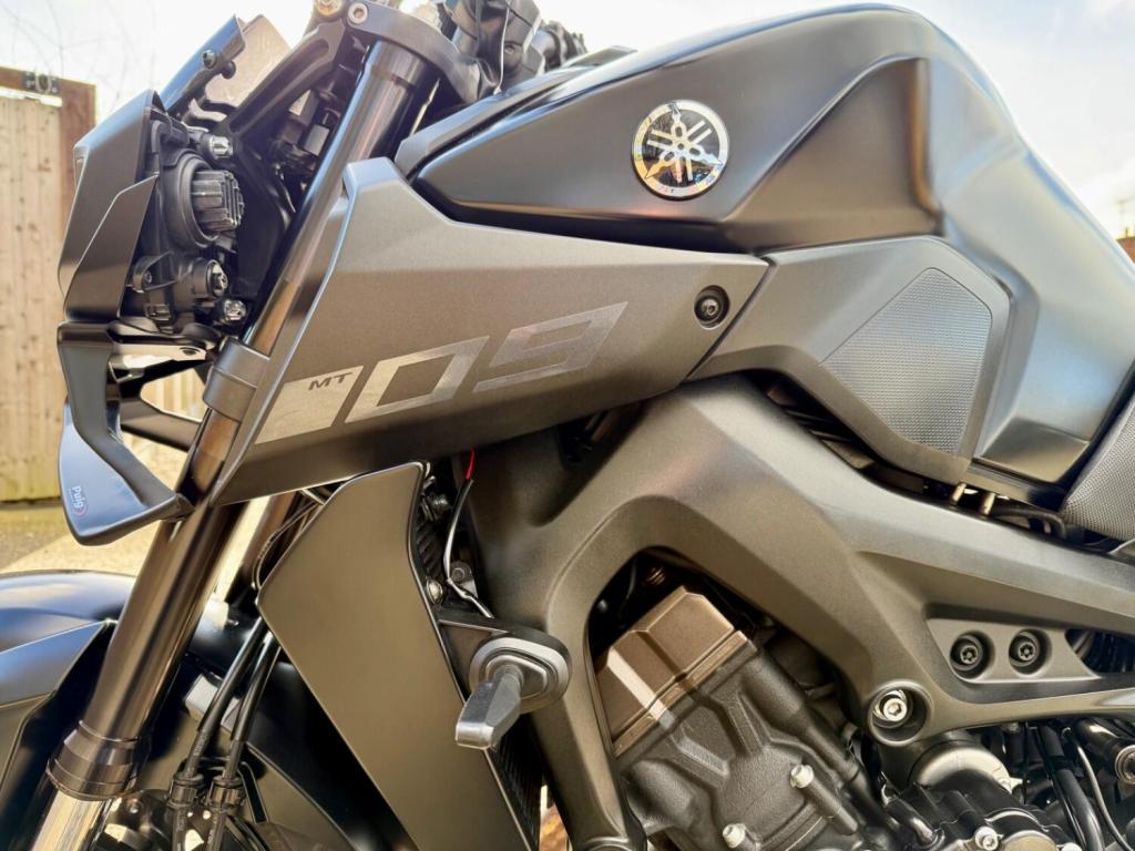 YAMAHA MT-09
