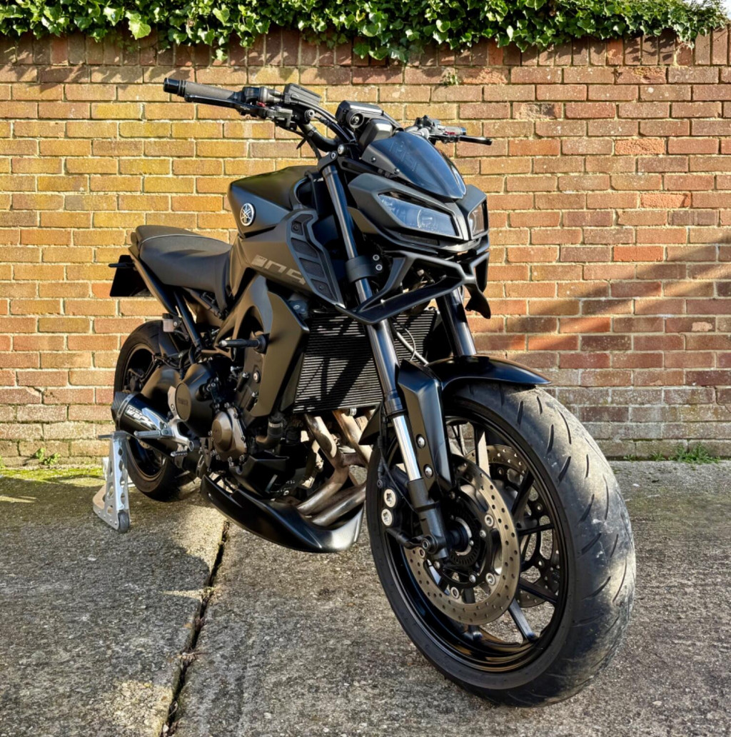 View YAMAHA MT-09 ABS