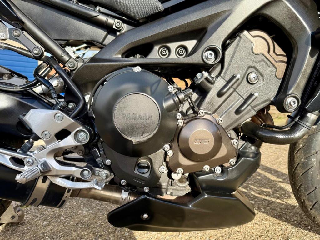 YAMAHA MT-09