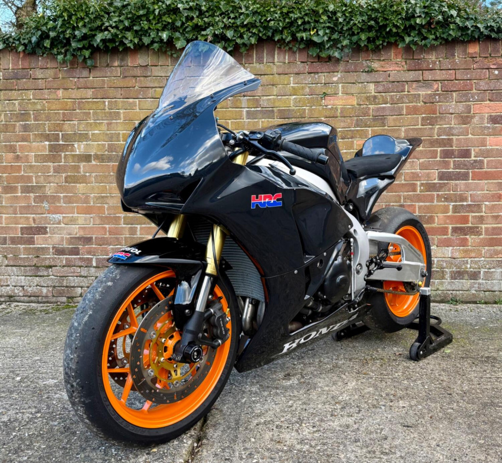 HONDA CBR1000RR Fireblade