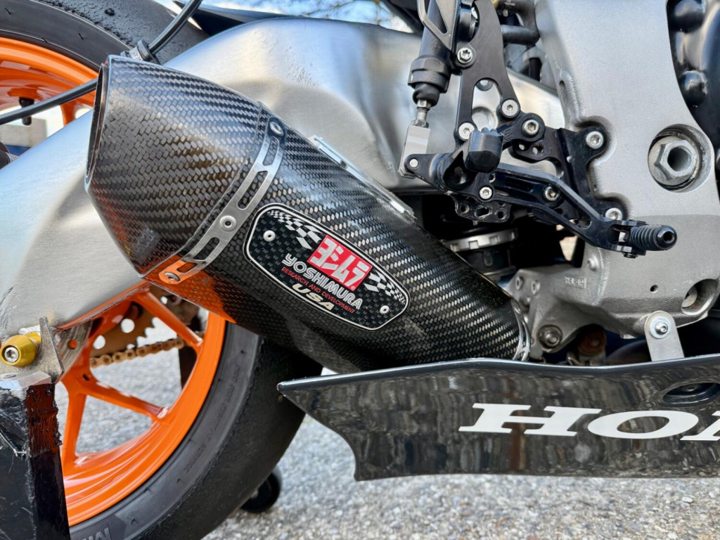 HONDA CBR1000RR Fireblade