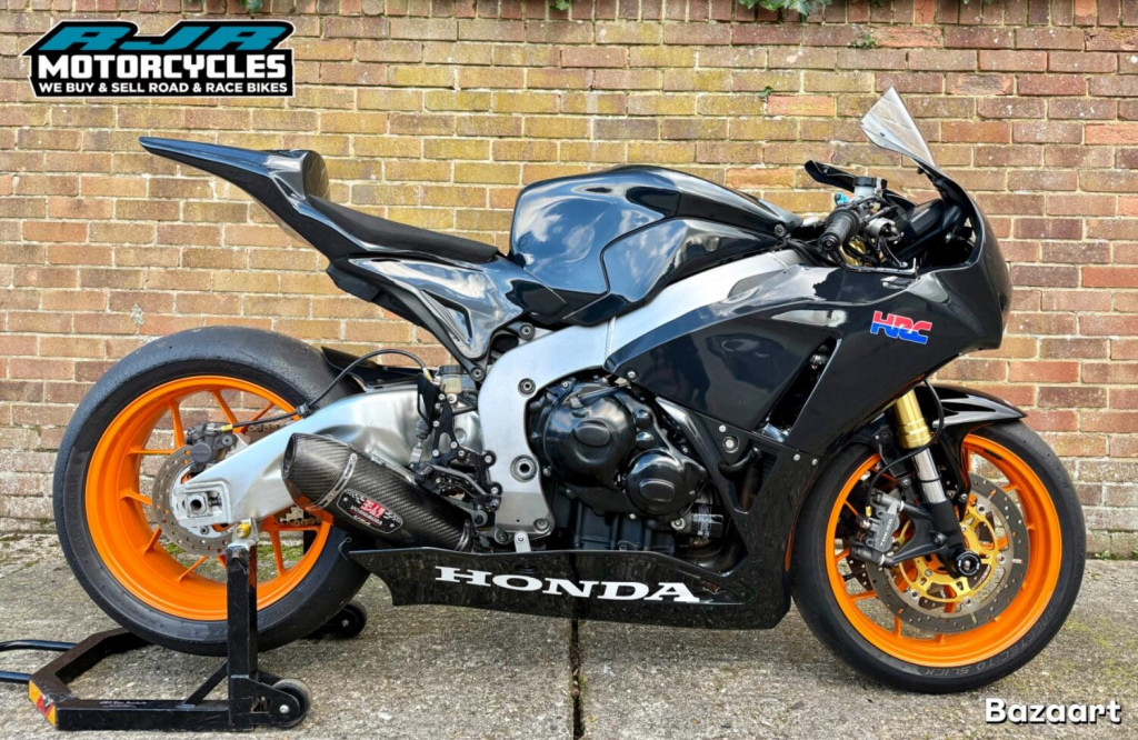 View HONDA CBR1000RR Fireblade 