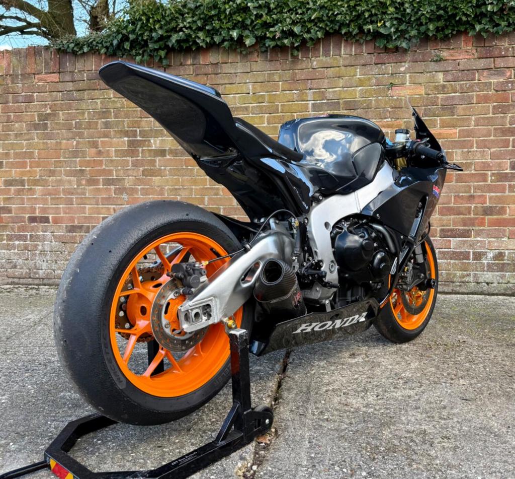 HONDA CBR1000RR Fireblade