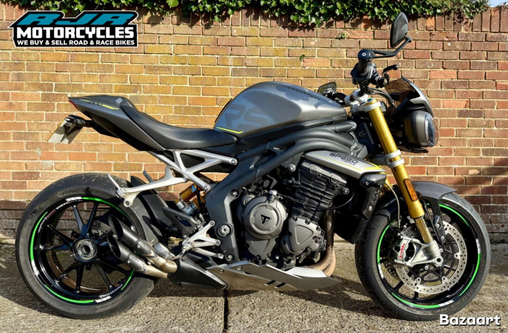 View TRIUMPH SPEED TRIPLE 1200 RS