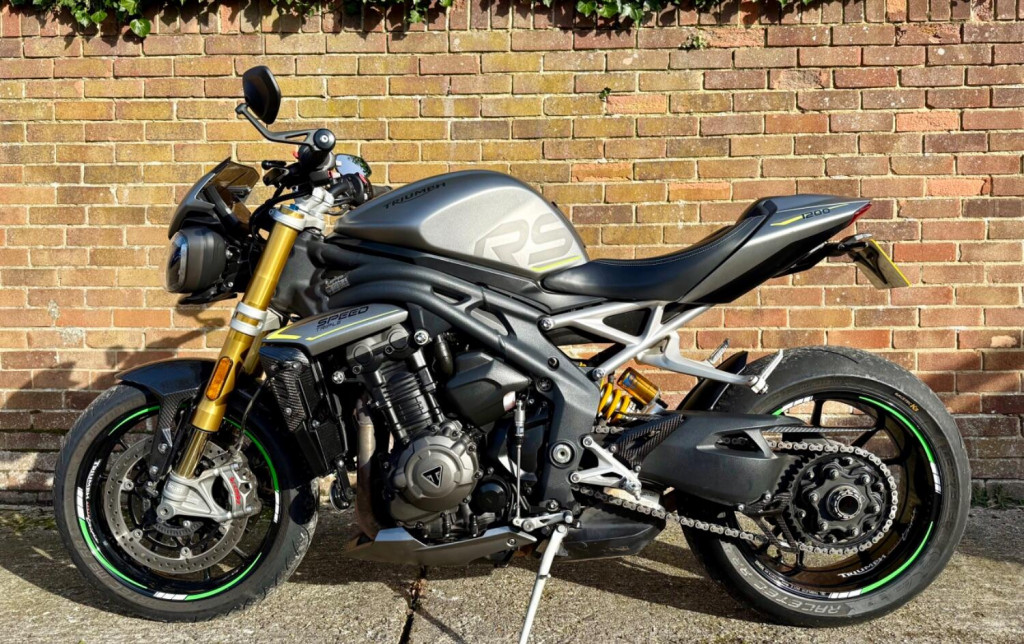 View TRIUMPH SPEED TRIPLE 1200 RS