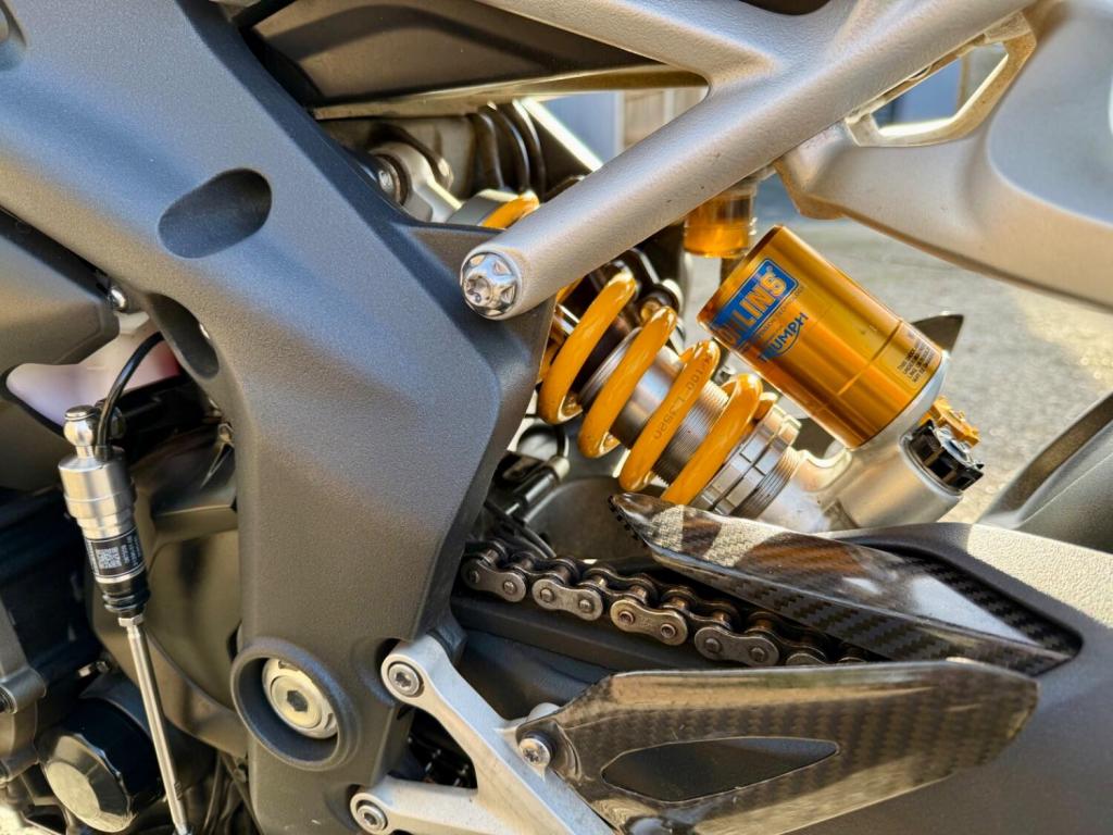 TRIUMPH SPEED TRIPLE 1200