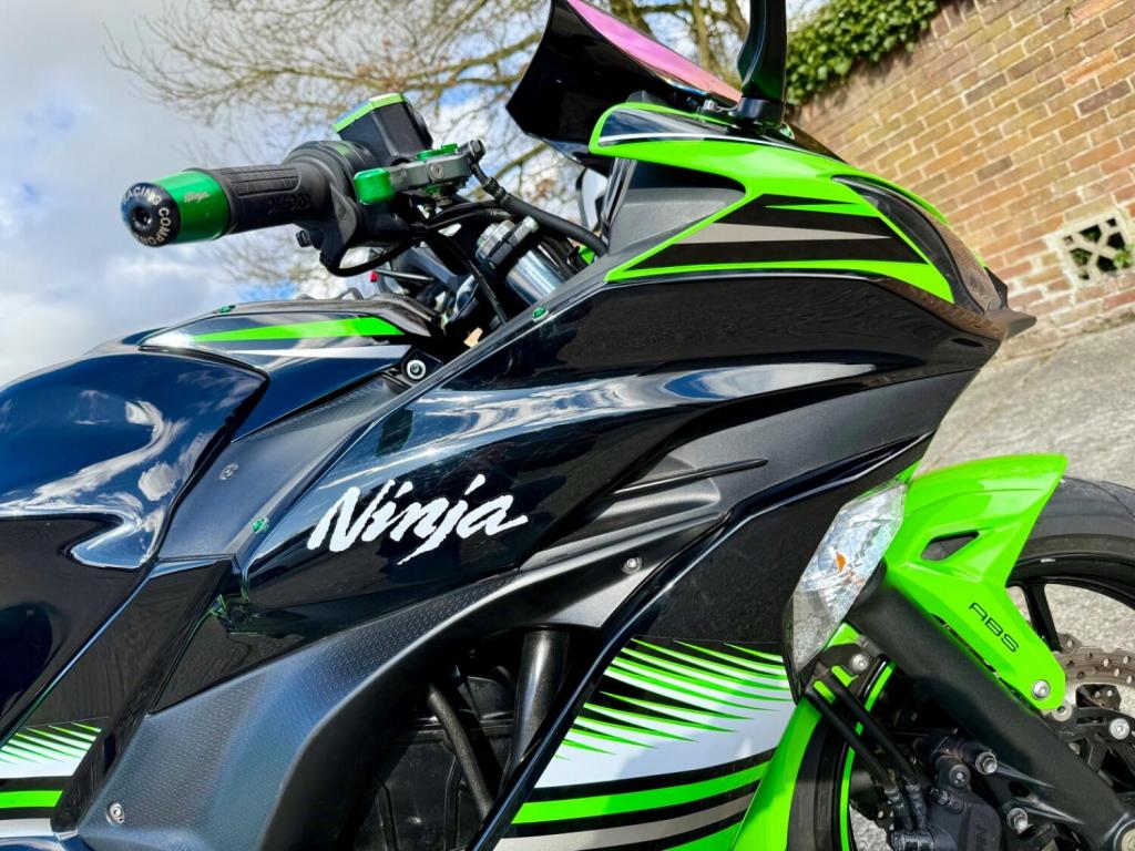 KAWASAKI Ninja 650