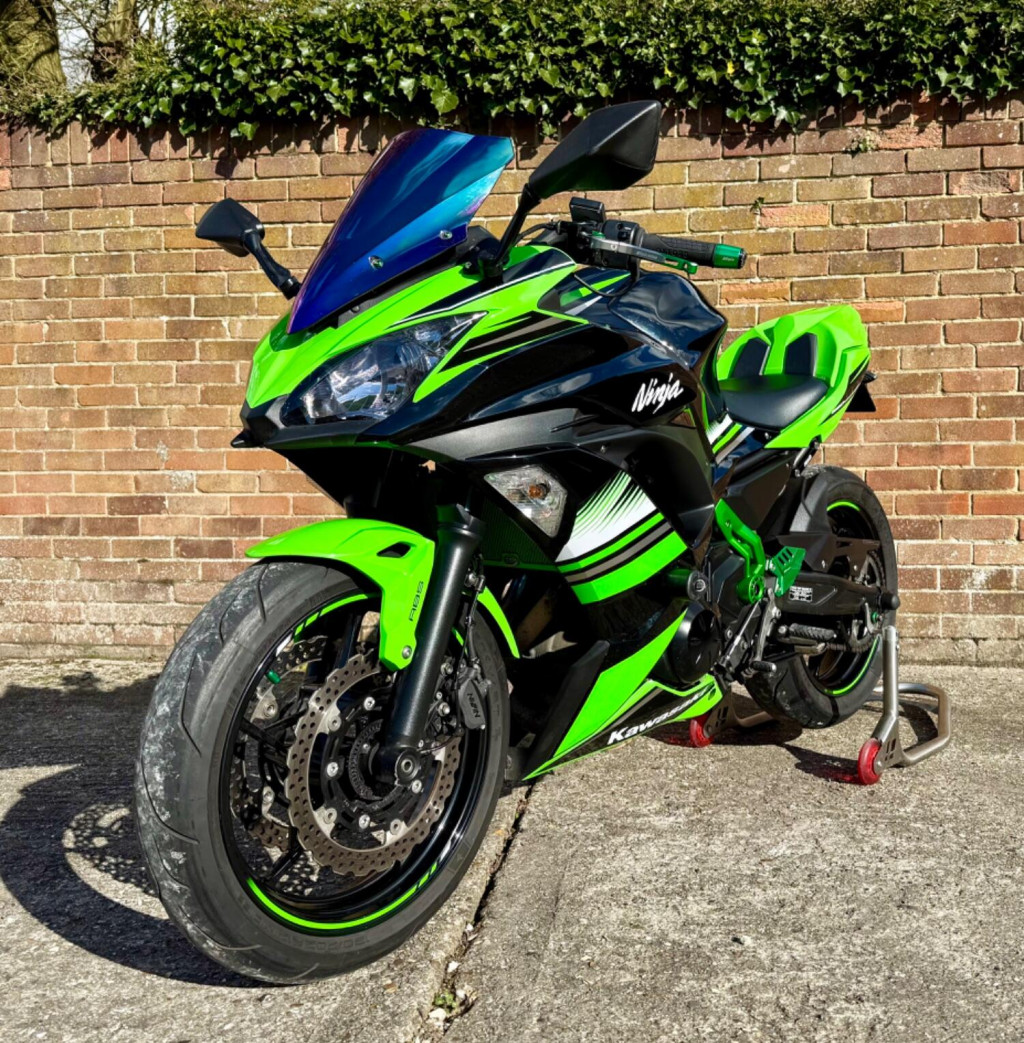 View KAWASAKI Ninja 650 