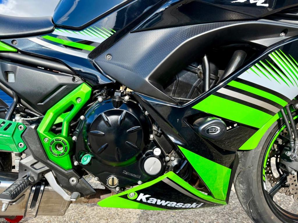 KAWASAKI Ninja 650