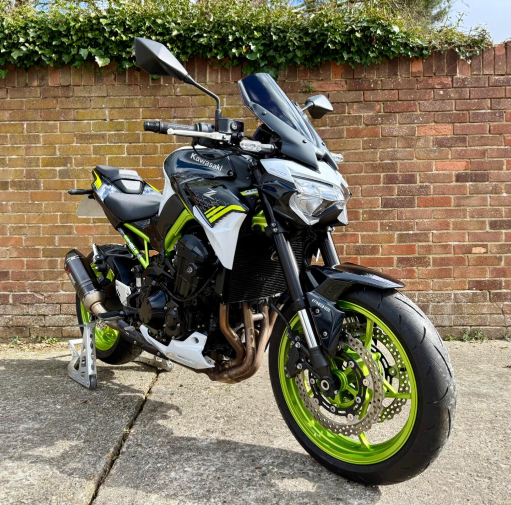 View KAWASAKI Z900 