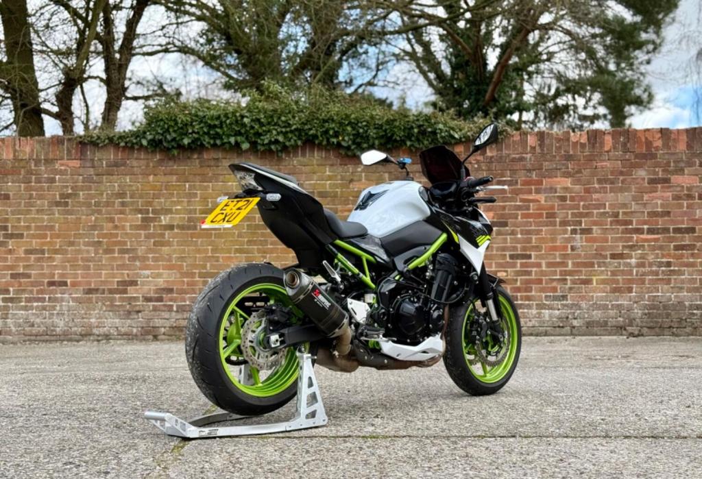 KAWASAKI Z900