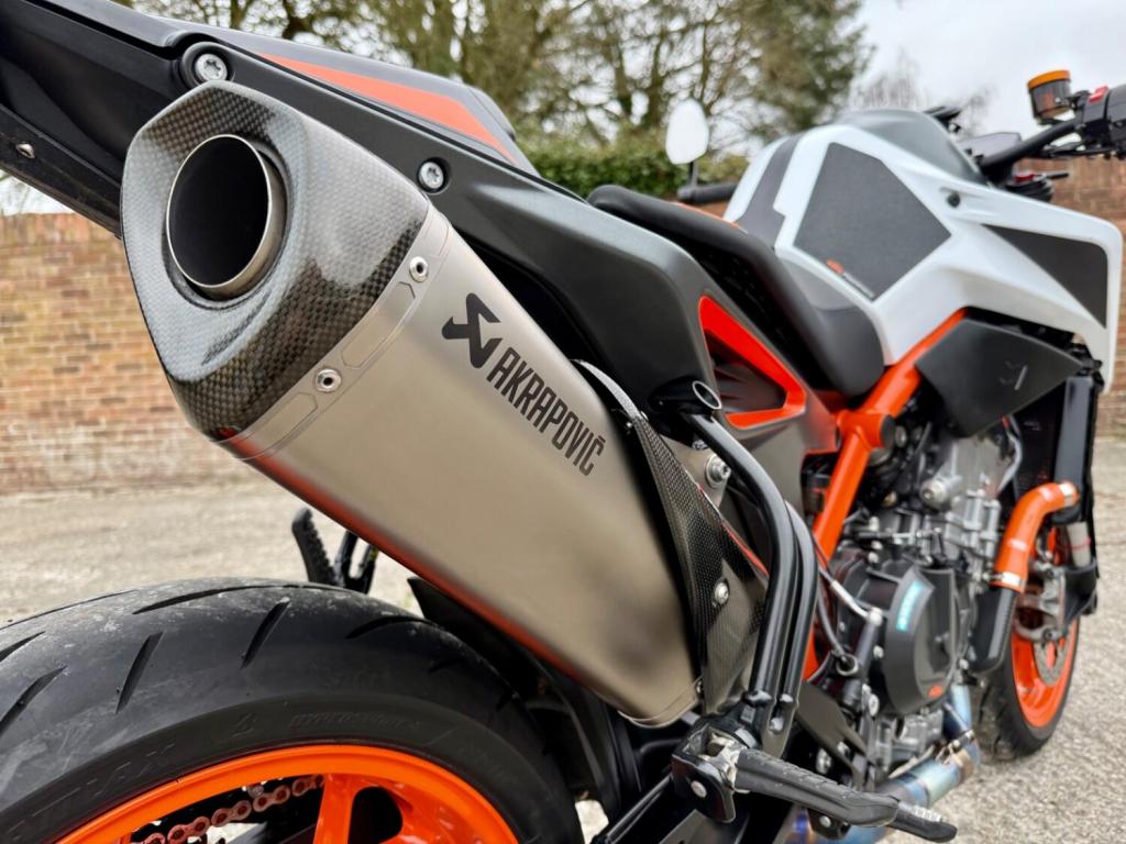 KTM 890 DUKE