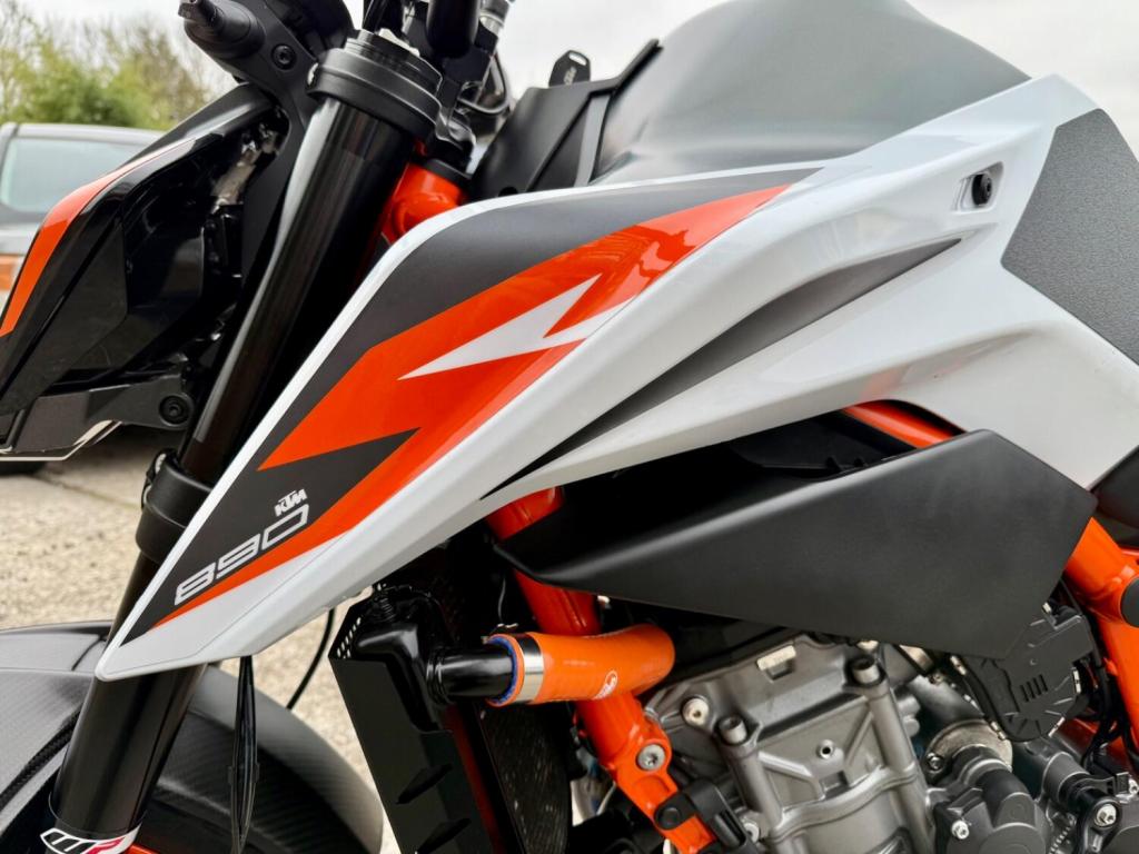 KTM 890 DUKE