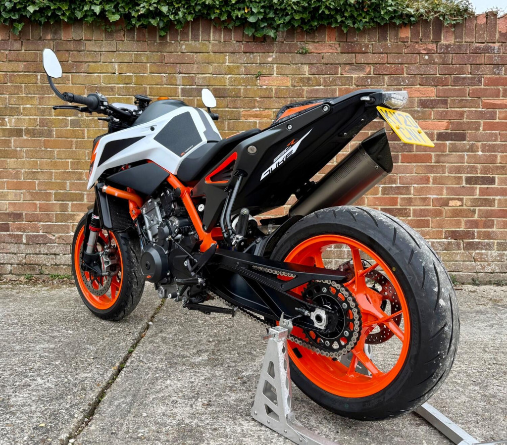 KTM 890 DUKE