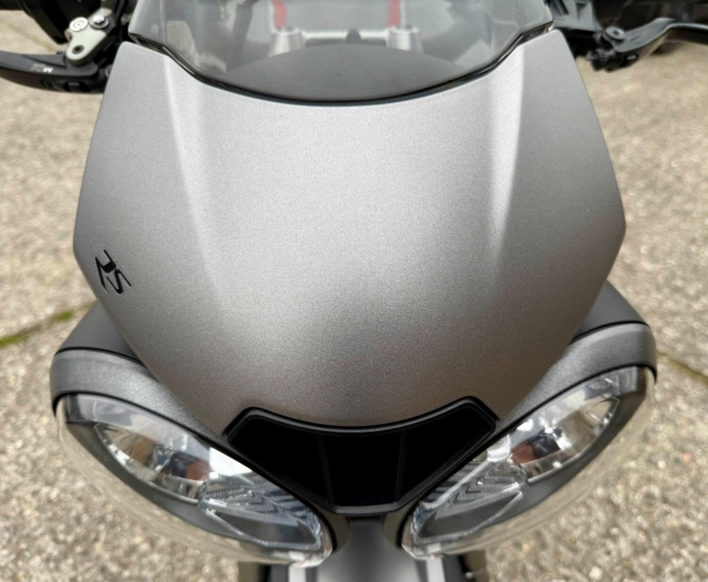 TRIUMPH STREET TRIPLE 765