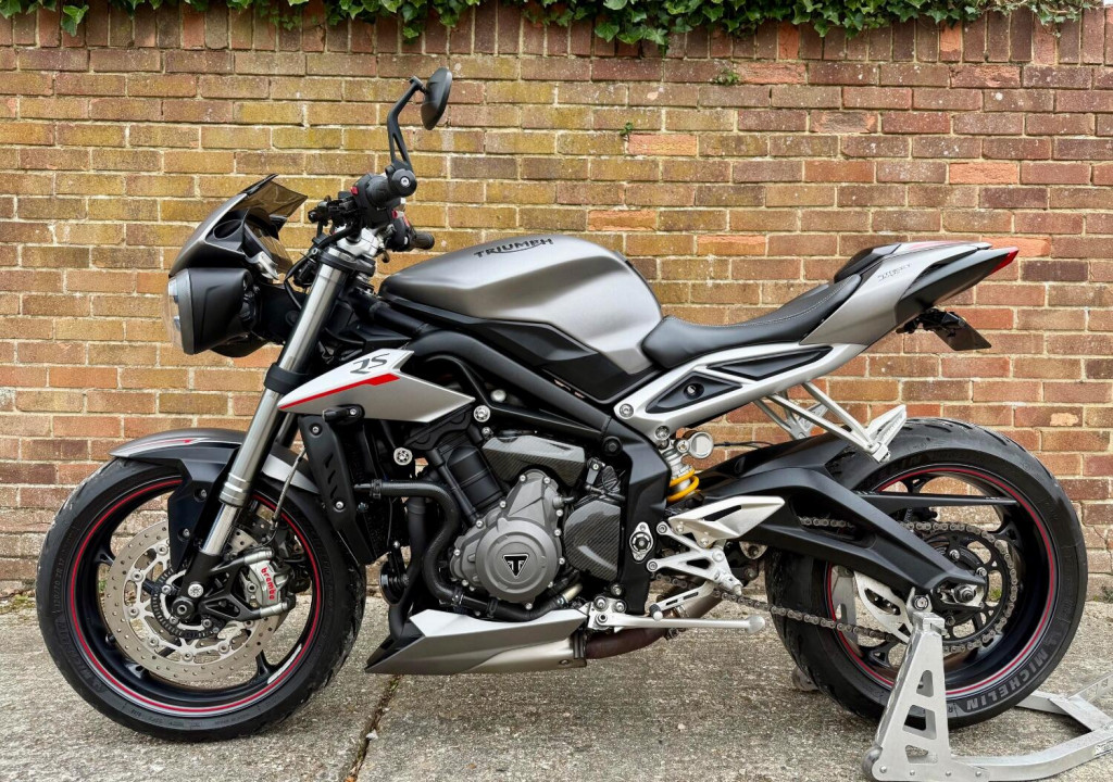View TRIUMPH STREET TRIPLE 765 RS