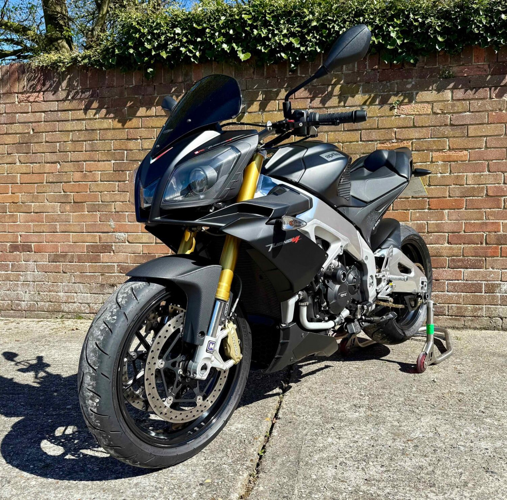 APRILIA Tuono 1100 V4