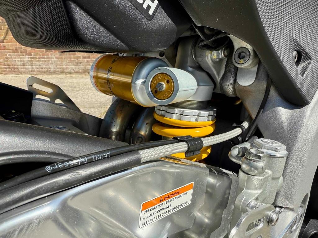 APRILIA Tuono 1100 V4