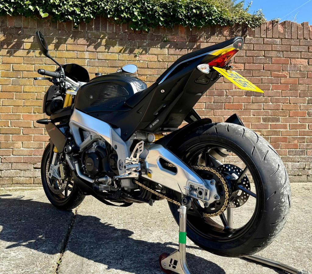 APRILIA Tuono 1100 V4