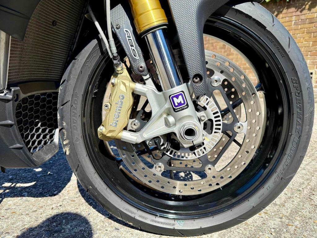 APRILIA Tuono 1100 V4