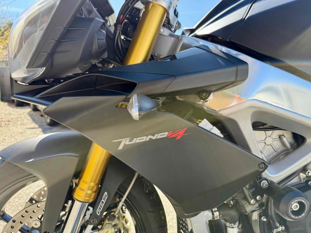 APRILIA Tuono 1100 V4