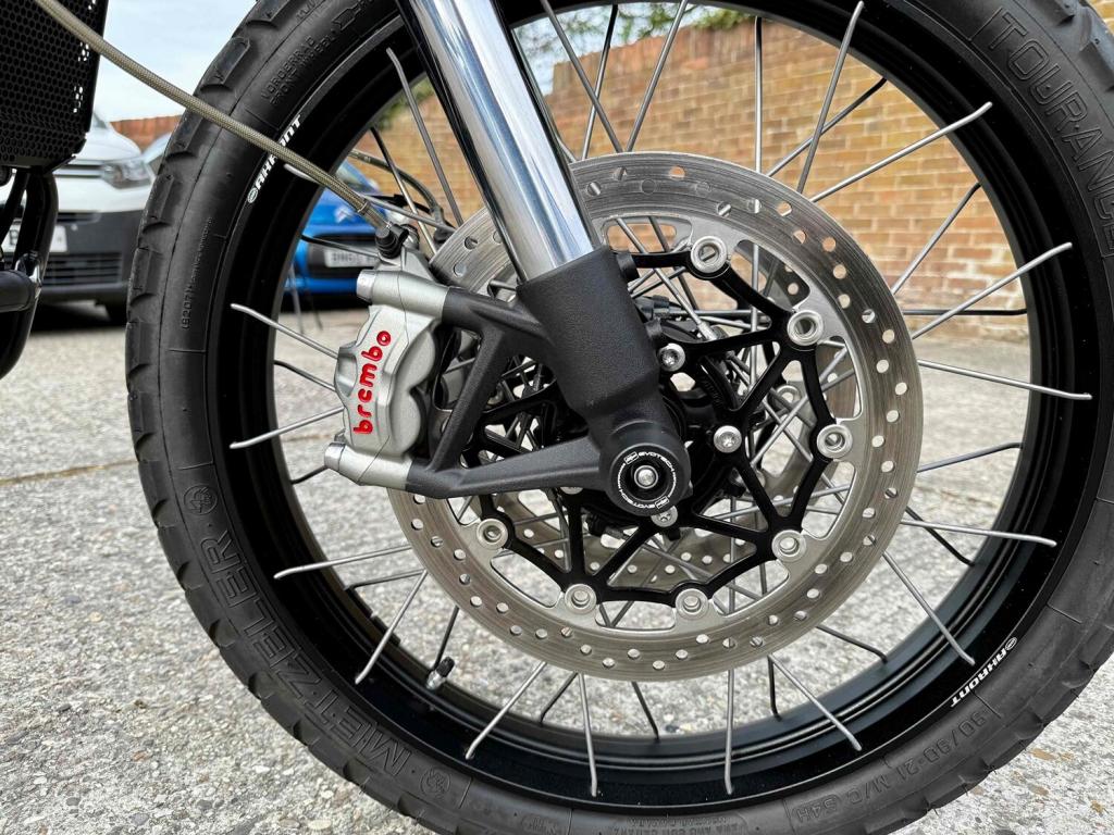 TRIUMPH SCRAMBLER 1200