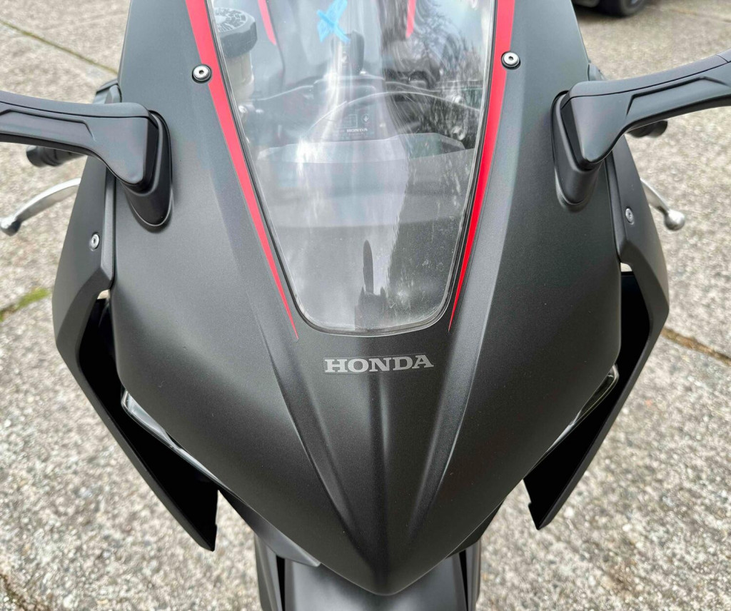 HONDA CBR1000RR Fireblade