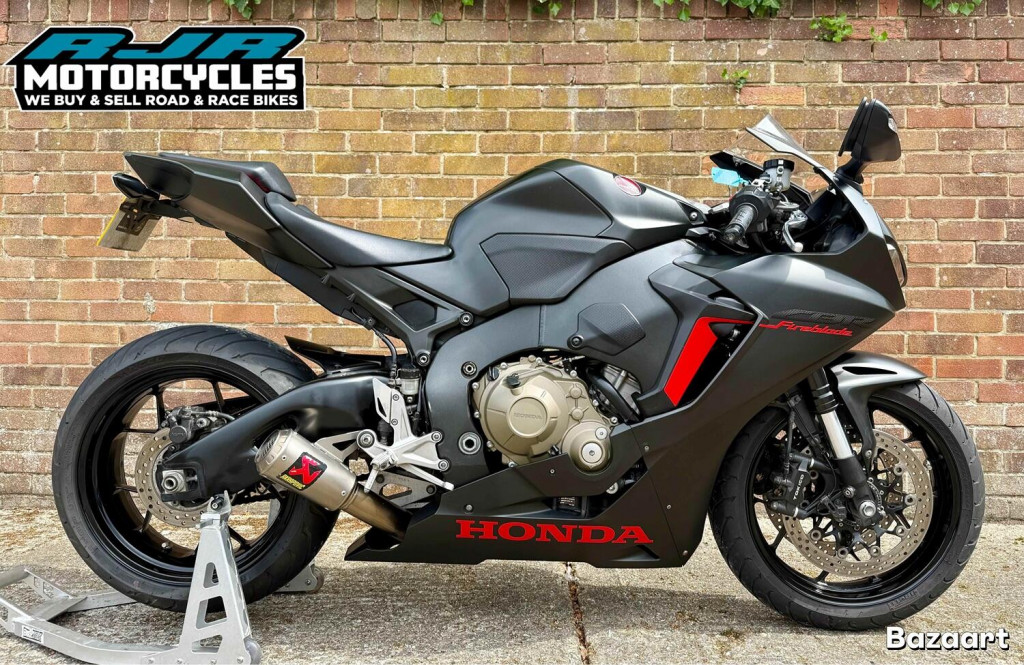 View HONDA CBR1000RR Fireblade 