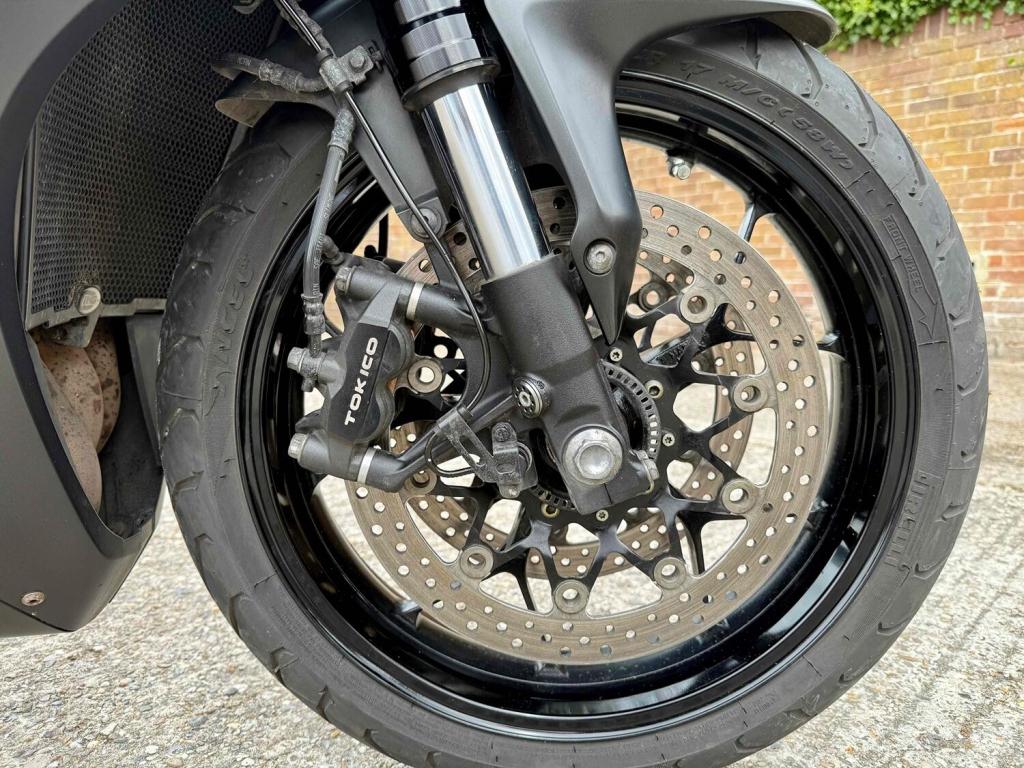 HONDA CBR1000RR Fireblade