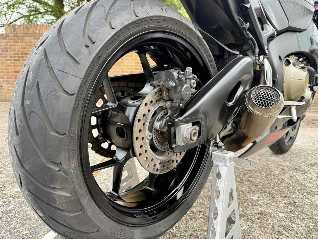 HONDA CBR1000RR Fireblade