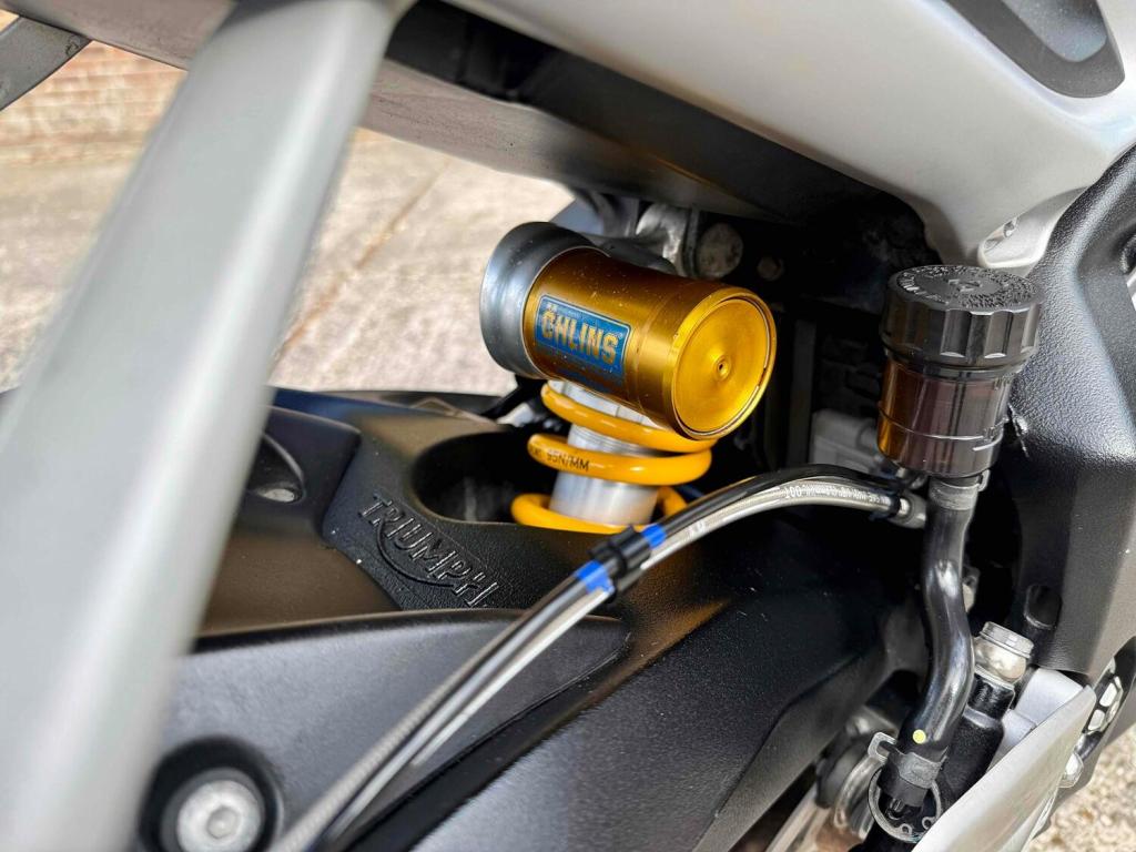 TRIUMPH STREET TRIPLE 765