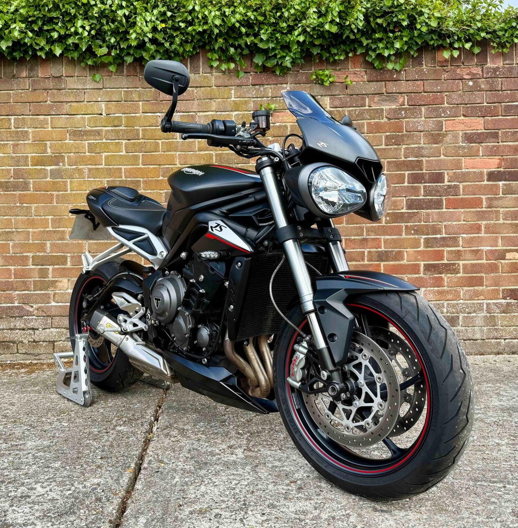 View TRIUMPH STREET TRIPLE 765 RS