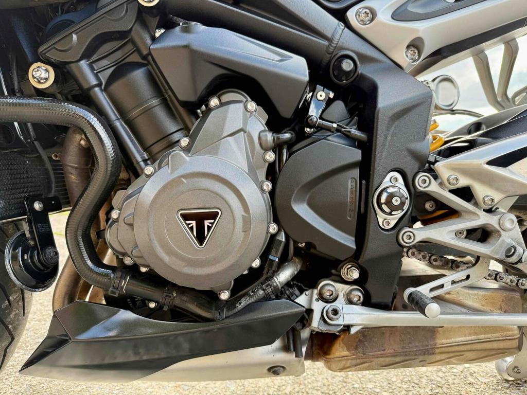 TRIUMPH STREET TRIPLE 765