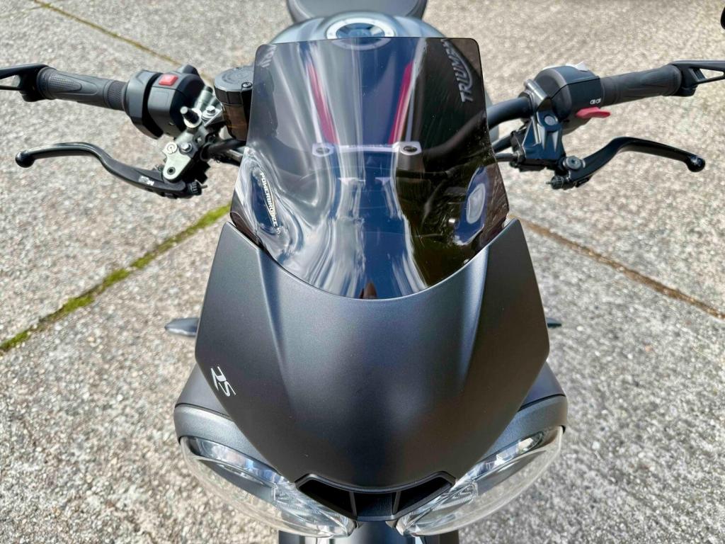 TRIUMPH STREET TRIPLE 765