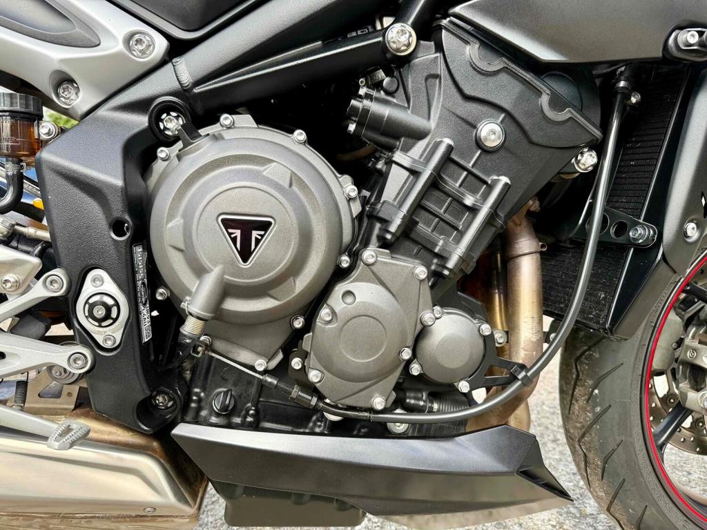 TRIUMPH STREET TRIPLE 765