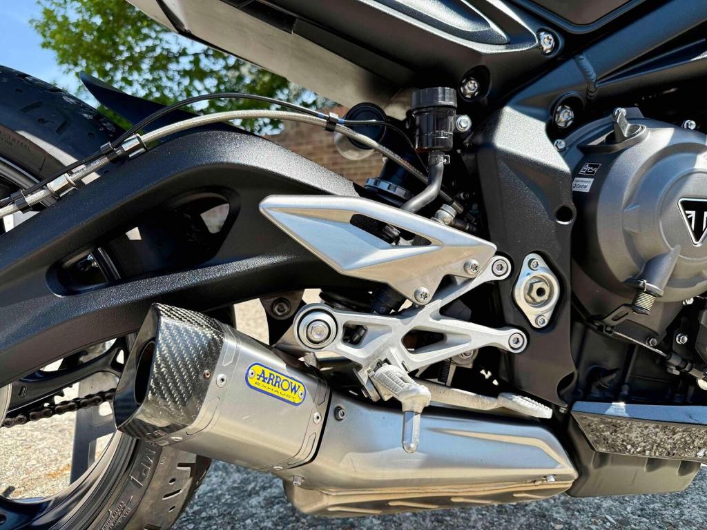 TRIUMPH STREET TRIPLE 765