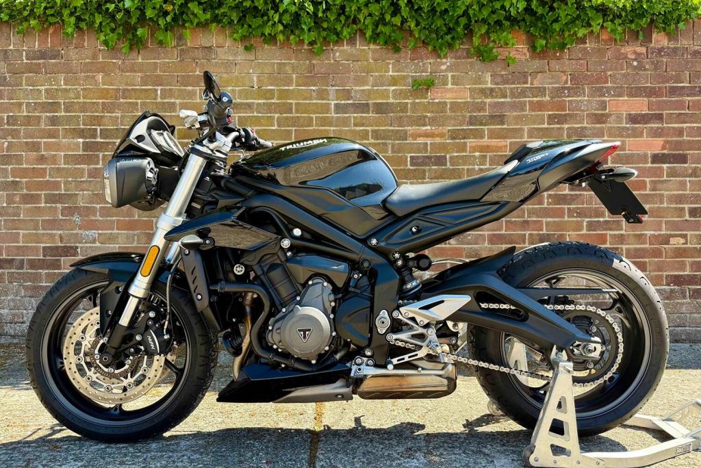 View TRIUMPH STREET TRIPLE 765 S