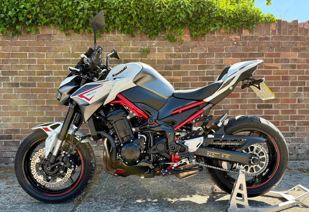 View KAWASAKI Z900 