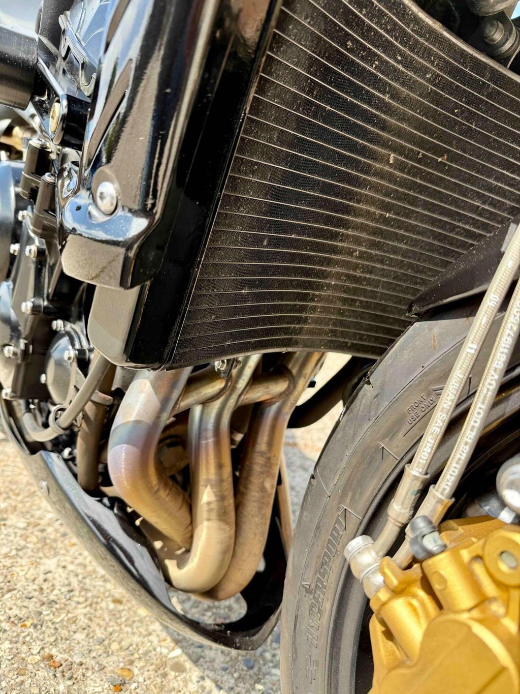 TRIUMPH STREET TRIPLE 675